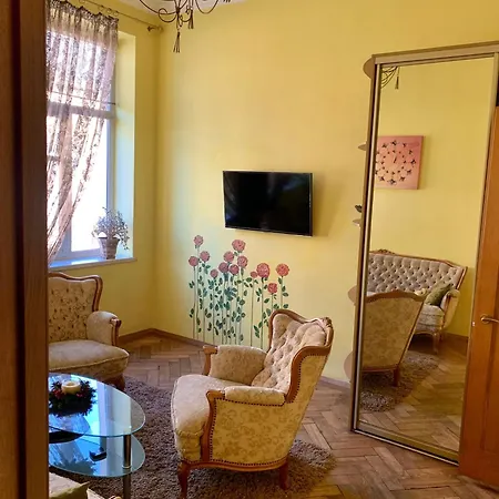 уютная квартирка в центре * Lviv