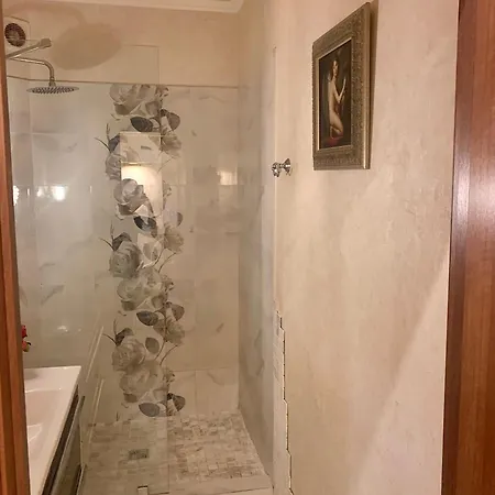 Lägenhet уютная квартирка в центре Lviv